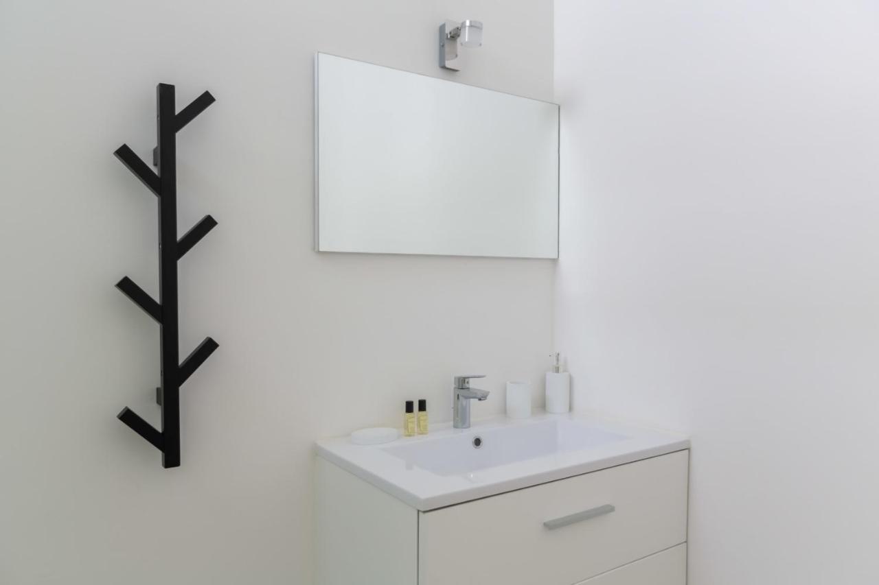 Guestready - Modern Apartment In City Center For Up To 4 Guests! Bordeaux Eksteriør bilde